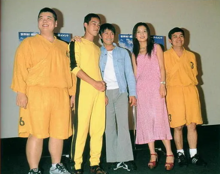 周星驰 /a>自编自导自演, a target="_blank" href="/item/赵薇