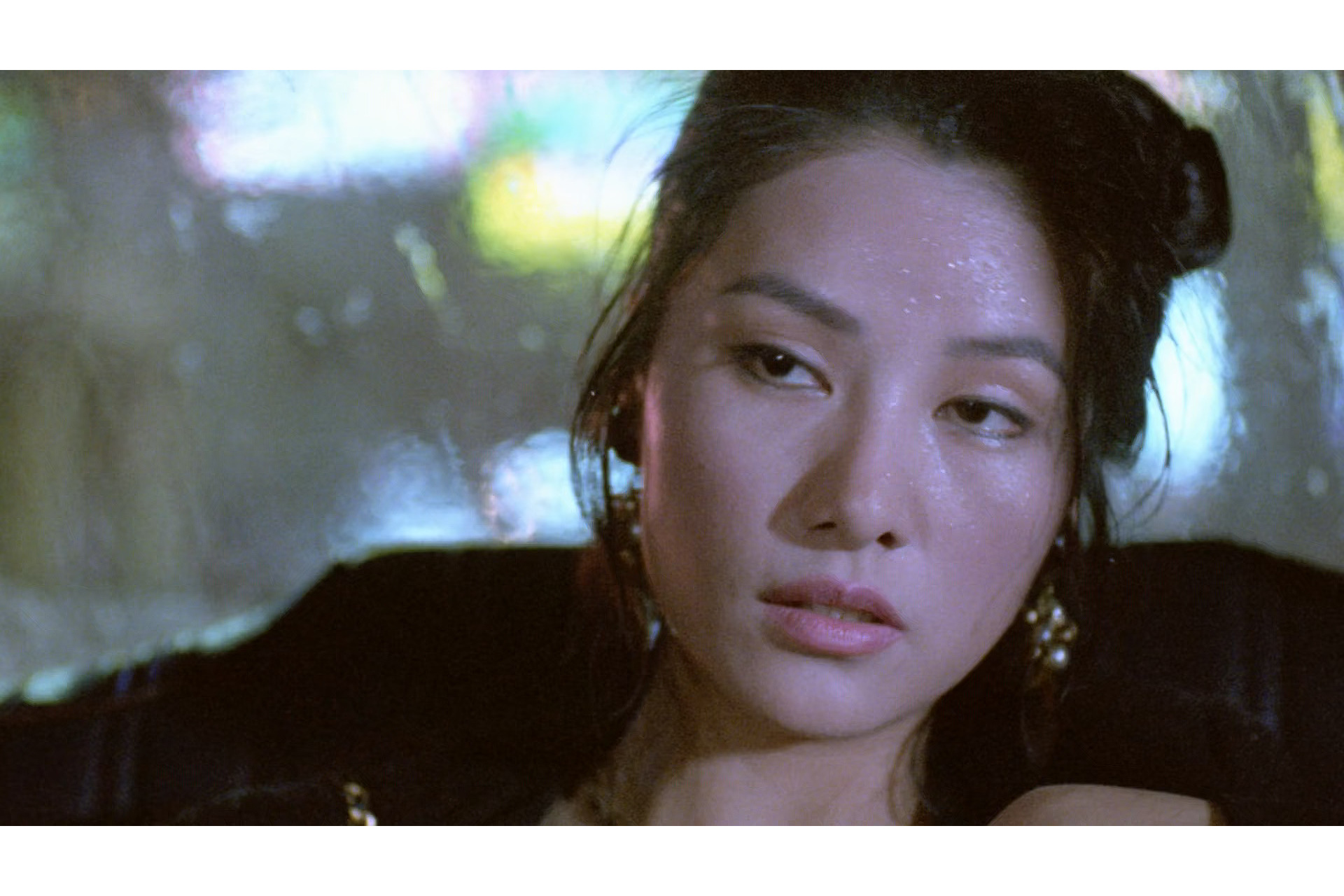 女,汉族,出生于台湾,是一名电影 a target="_blank" href="/item/演员