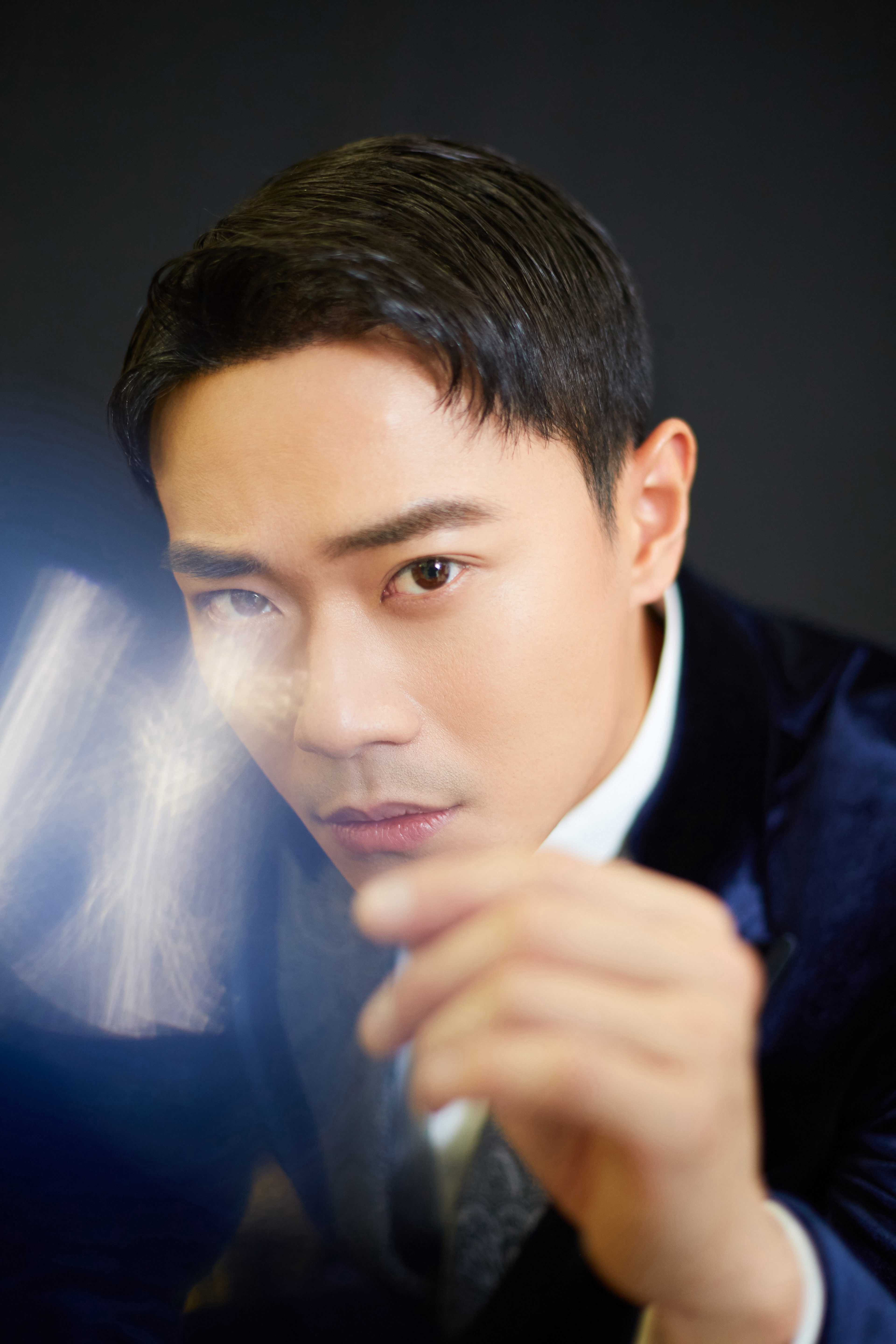  p>曹骏(neil),1988年2月9日出生于上海市,华语影视男演员,毕业于上海