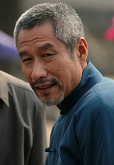 <p>《有你才幸福》中饰演康老师