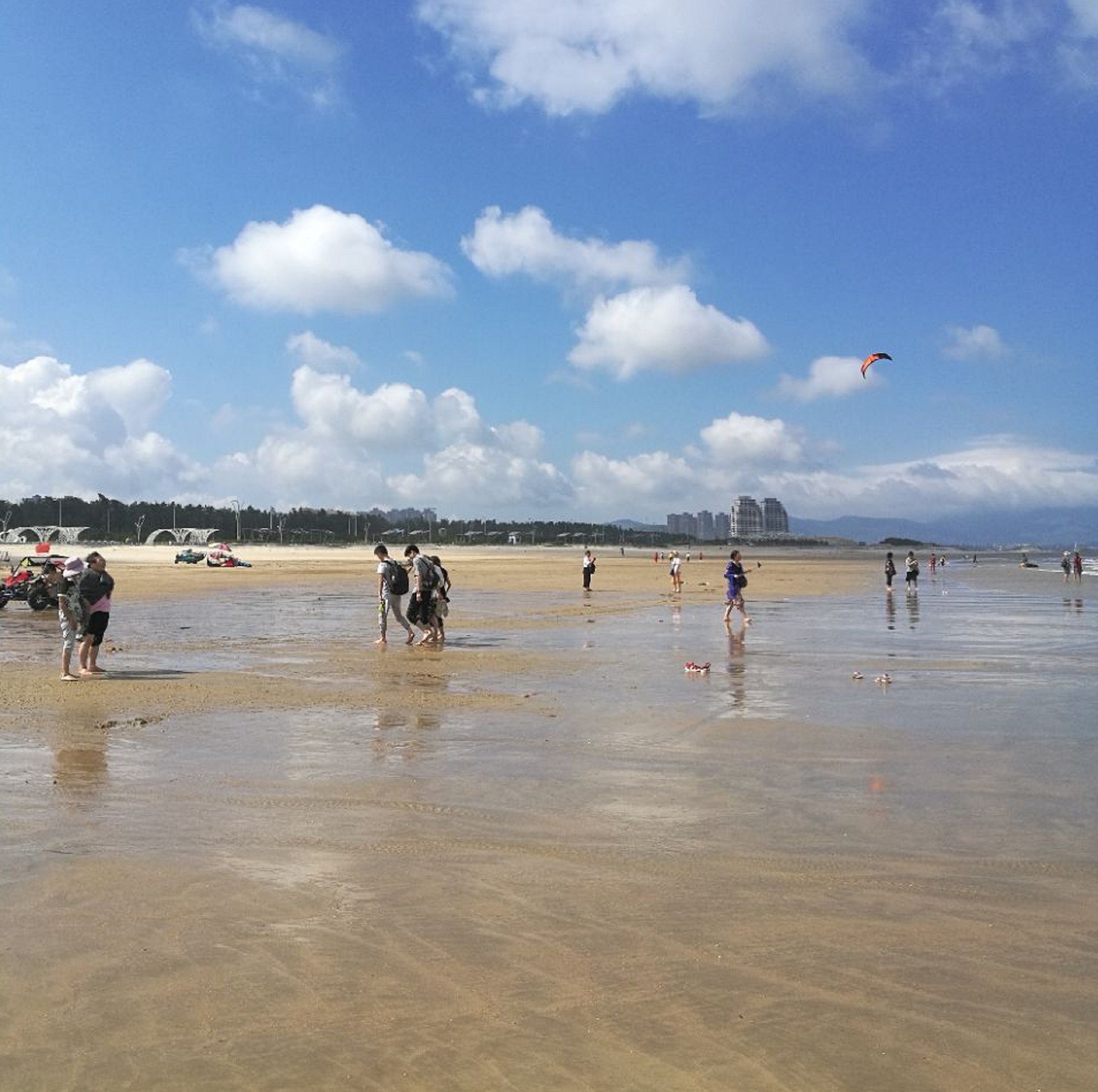  p>龙凤头海滨浴场位于福建 a target="_blank" href="/item/平潭岛