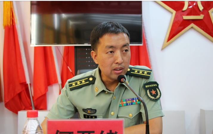  /p> p>现任中国人民解放军甘肃省秦安县人民武装部部长,上校军衔