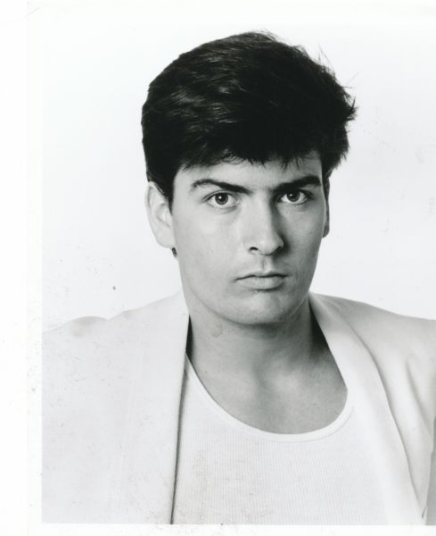  p>查理·辛(charlie sheen),1965年9月3日出生于纽约,原名卡洛斯