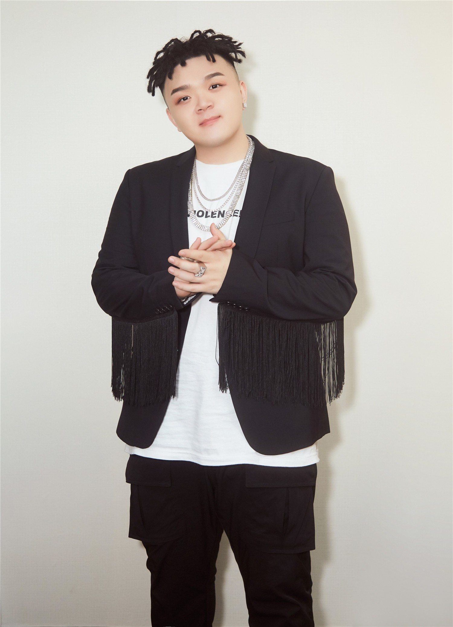  p>艾福杰尼(after journey),本名陈嘉申,1992年3月26日出生于新疆