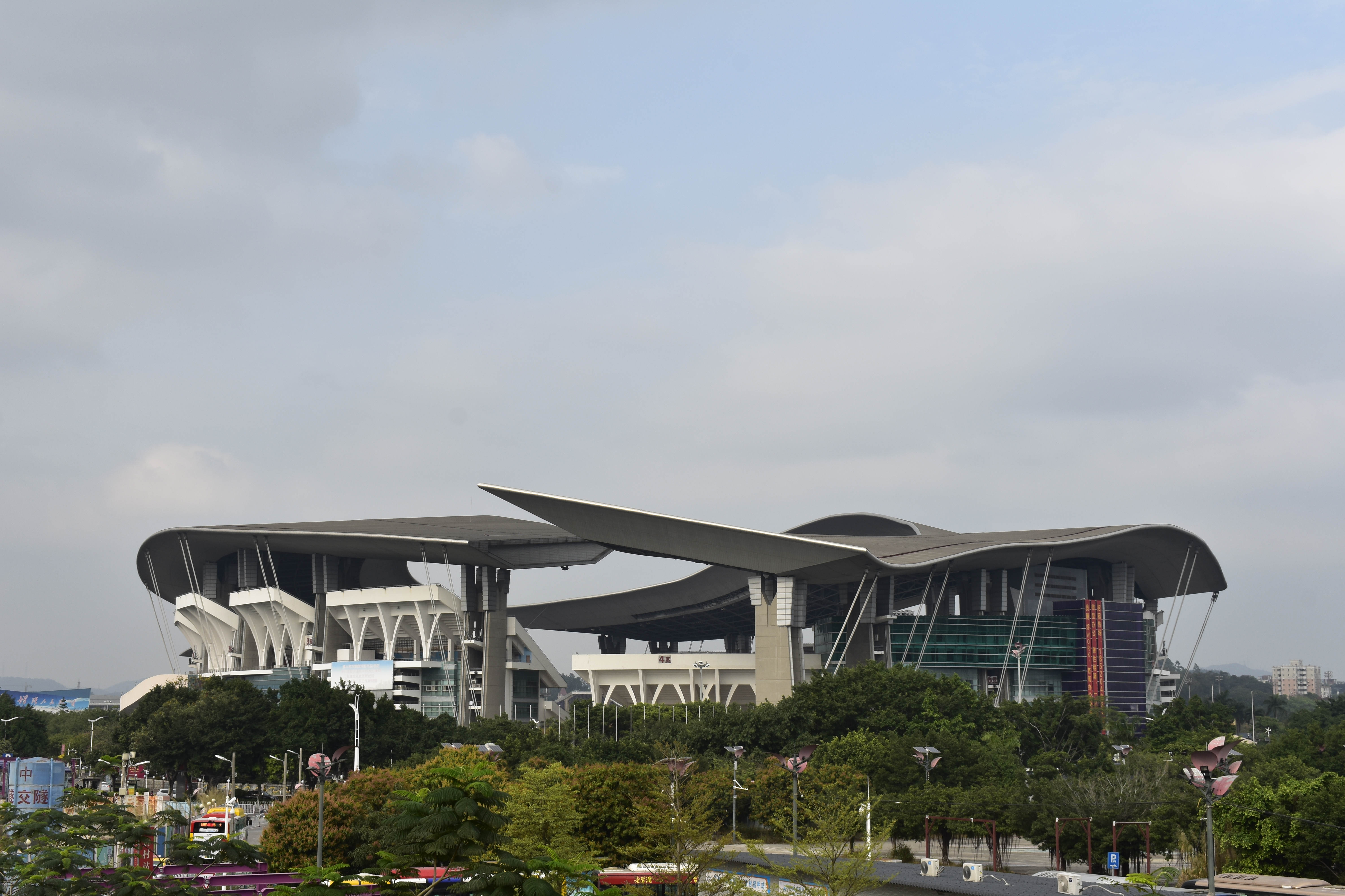 中心位于 a target="_blank" href="/item/广东省">广东省 /a>广州市 