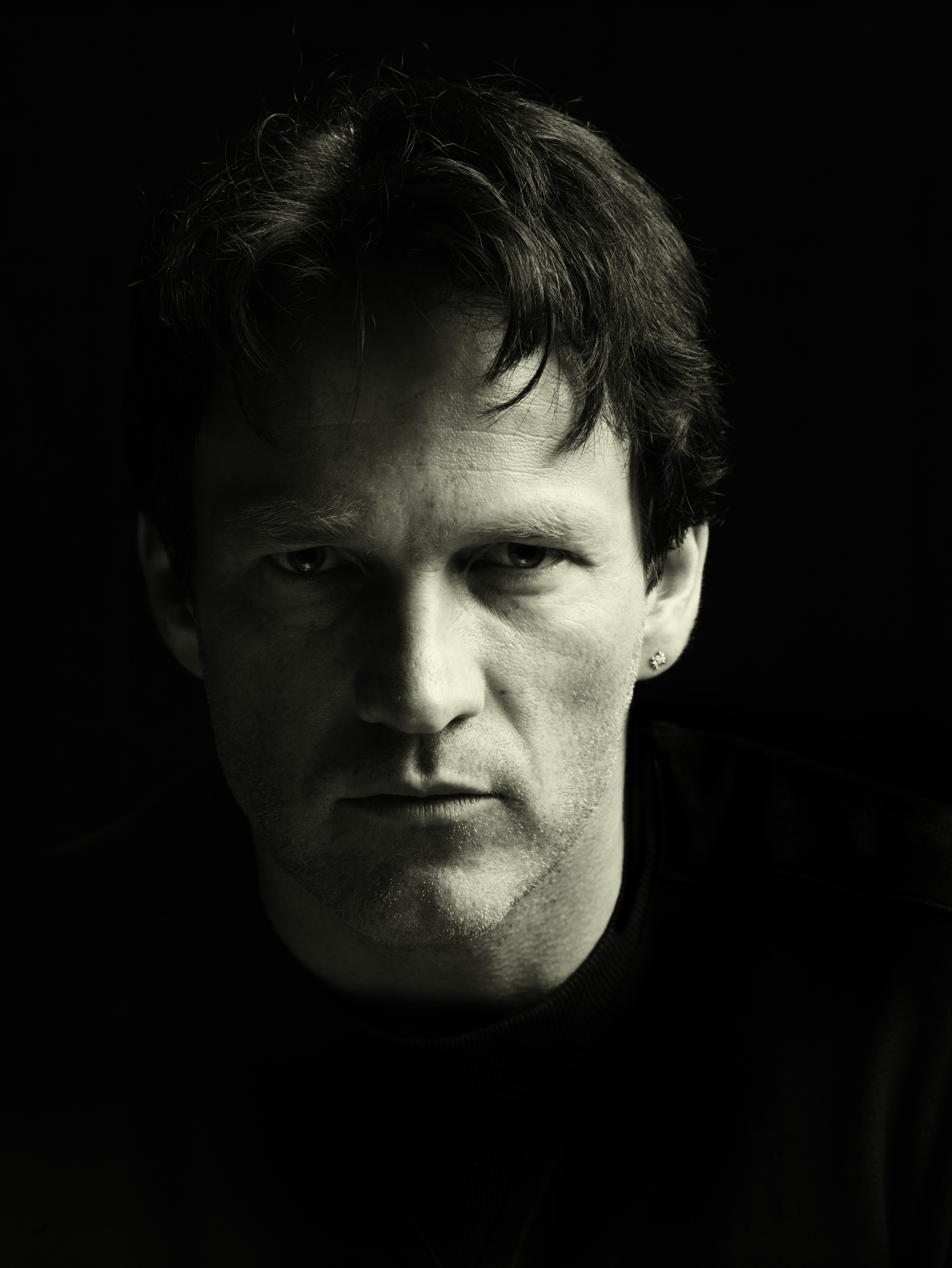  p>史蒂芬·莫耶(stephen moyer),1969年10月11日出生于英国 a target