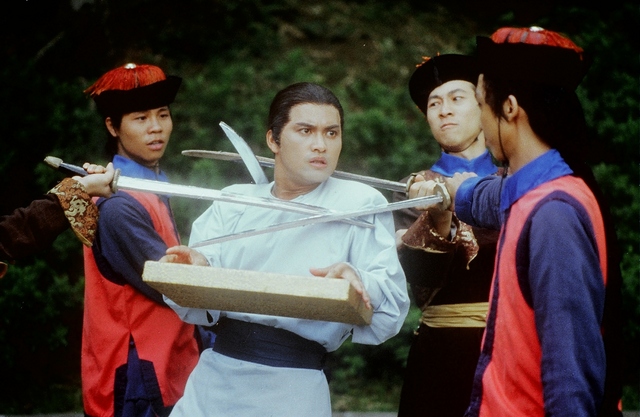  p>《雪山飞狐》是香港无线电视台出品的古装武侠剧,改编自金庸同名