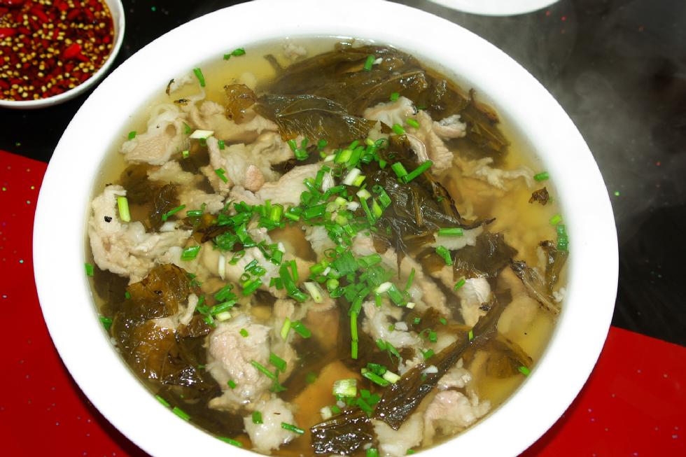 榨菜酸菜肉片汤