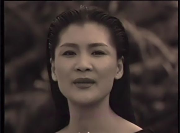 p《此恨何时休》是1990年出品的电视剧《大出殡》片头主题歌,徐恩志