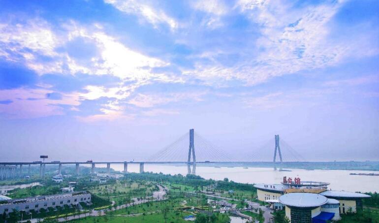  p>世业镇,隶属于江苏省镇江市丹徒区,地处 a target="_blank" href="