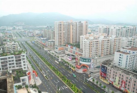 盐鸿镇,隶属于广东省汕头市 a target="_blank" href="/item/澄海区