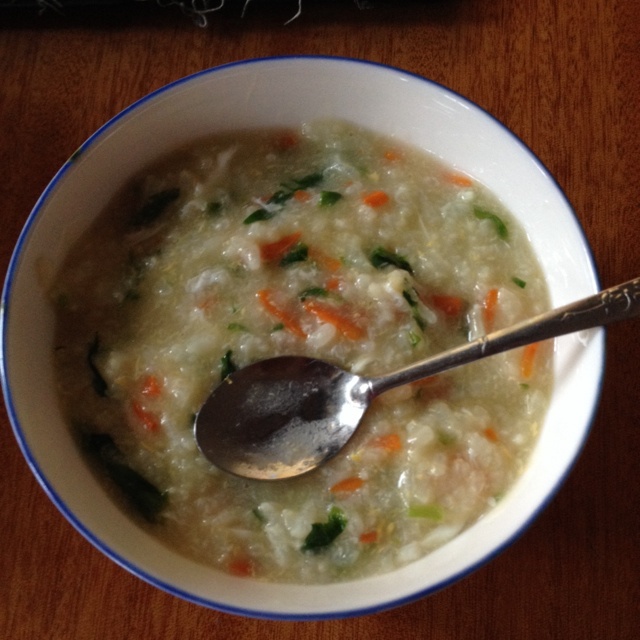 胡萝卜青菜蛋花粥