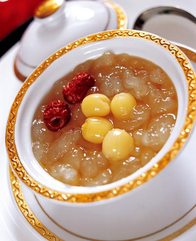 莲子红枣雪蛤煲