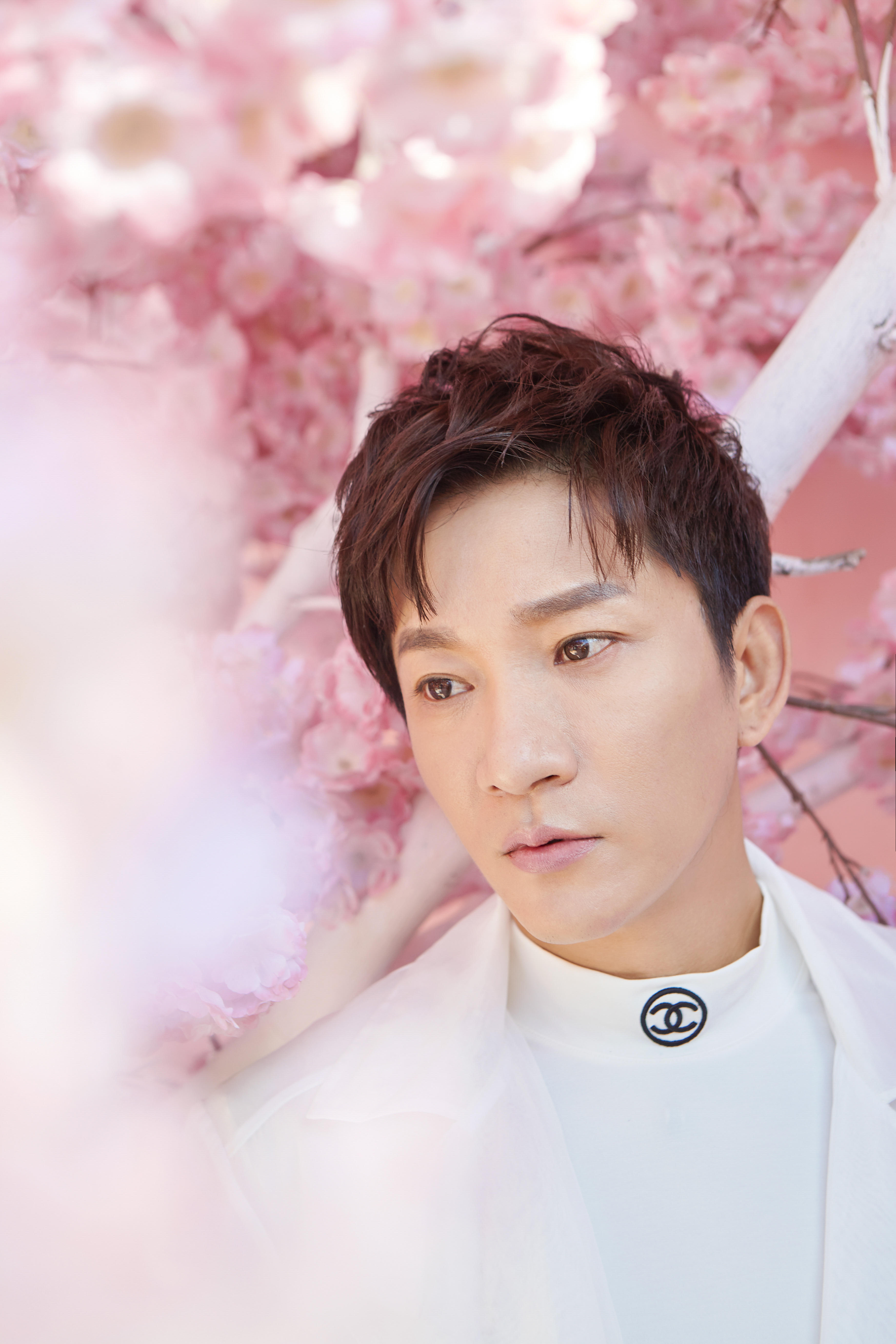 ,11月5日出生于山西省大同市,中国内地流行男歌手,影视演员,<