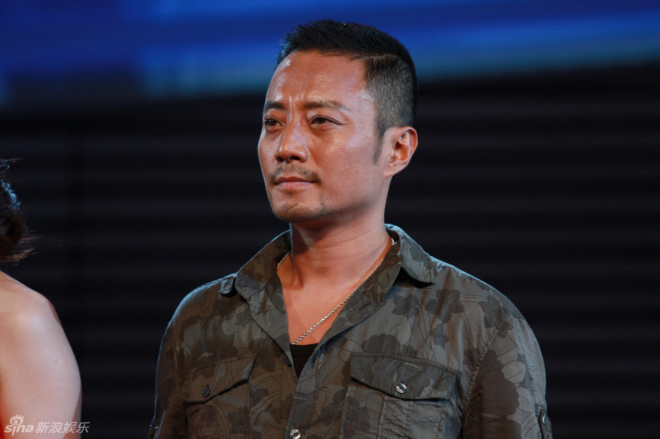 1963年12月19日出生于北京市,祖籍陕西省西安市蓝田县,中国内地男演员