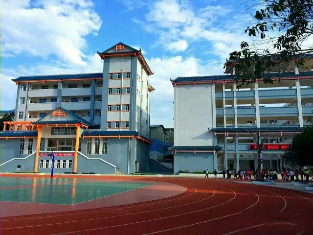 融水镇民族小学