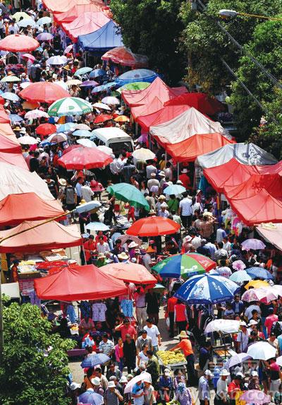  p>马街可以说是距昆明最近最大的一个乡村集市