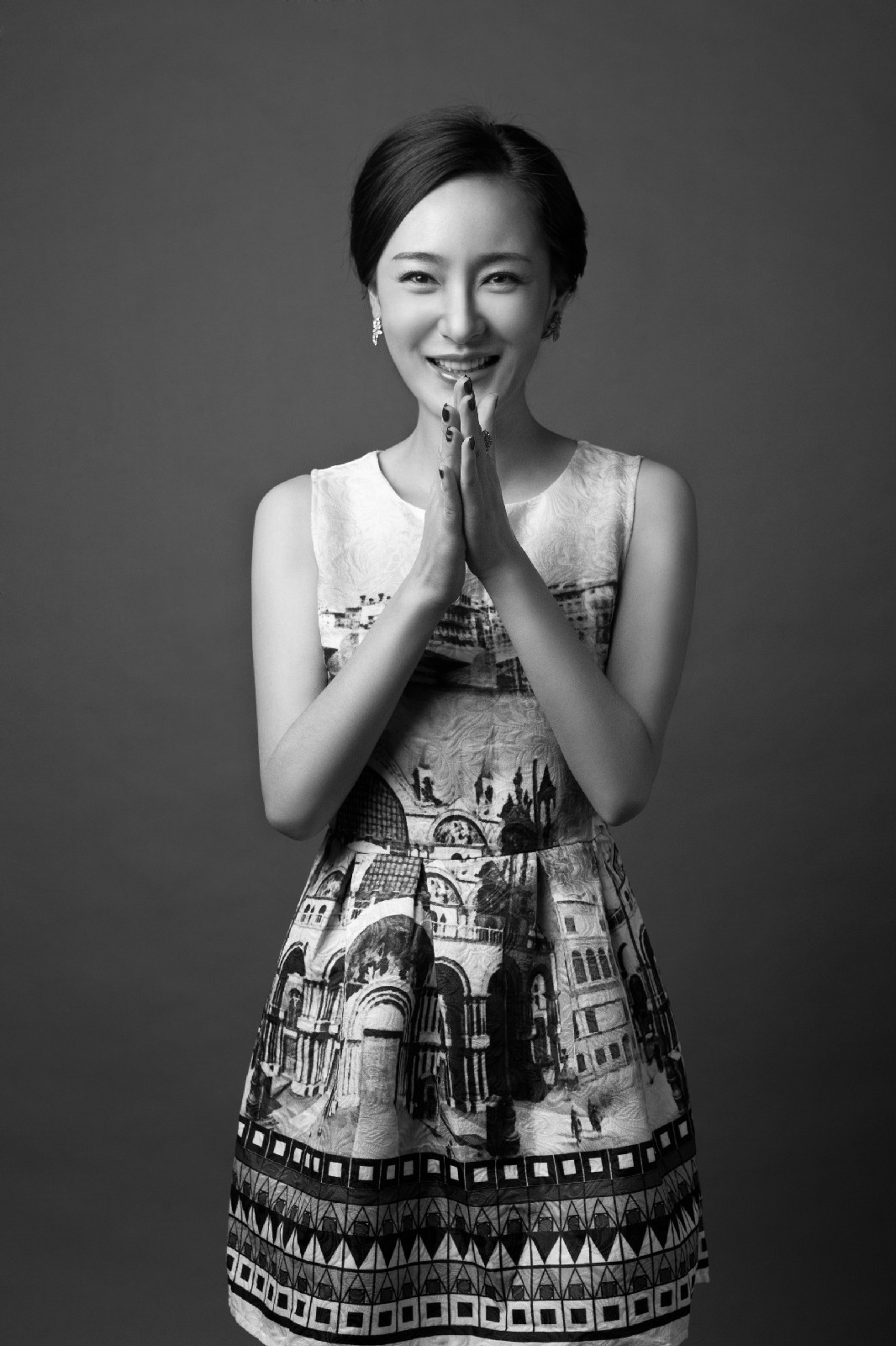  p>王豪,出生于山东省青岛市,中国内地女演员,毕业于 a target="