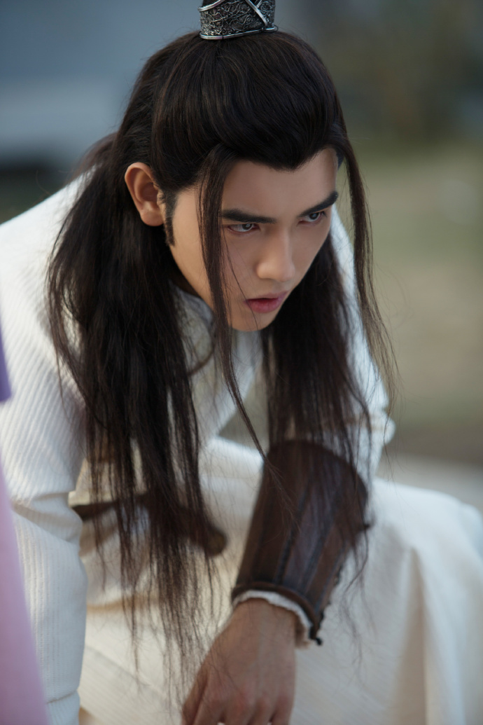 ">路平,电视剧《 a target="_blank" href="/item/天醒之路/20841540"