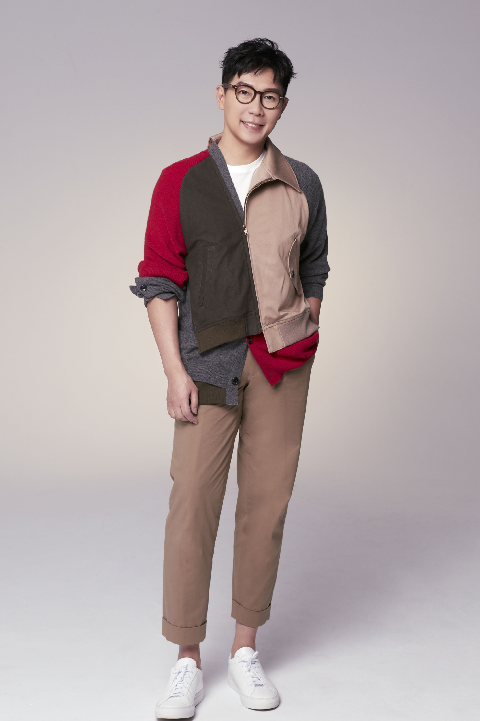  p>品冠,本名黄品冠,1972年2月26日出生于马来西亚吉隆坡,祖籍中国