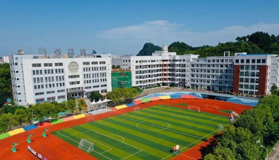  p>宜昌外国语学校坐落在湖北省宜昌市 a href="#" data-lemmaid="