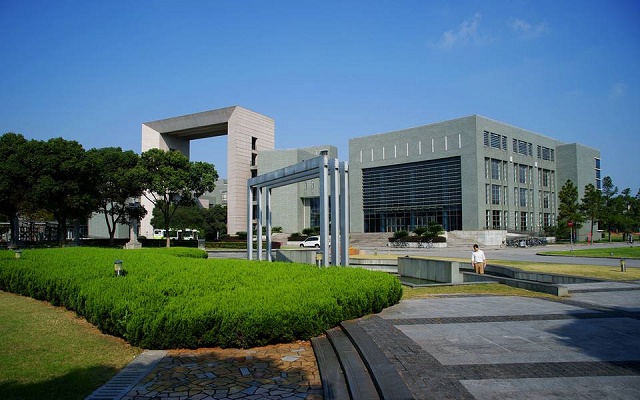 同济大学数学科学学院
