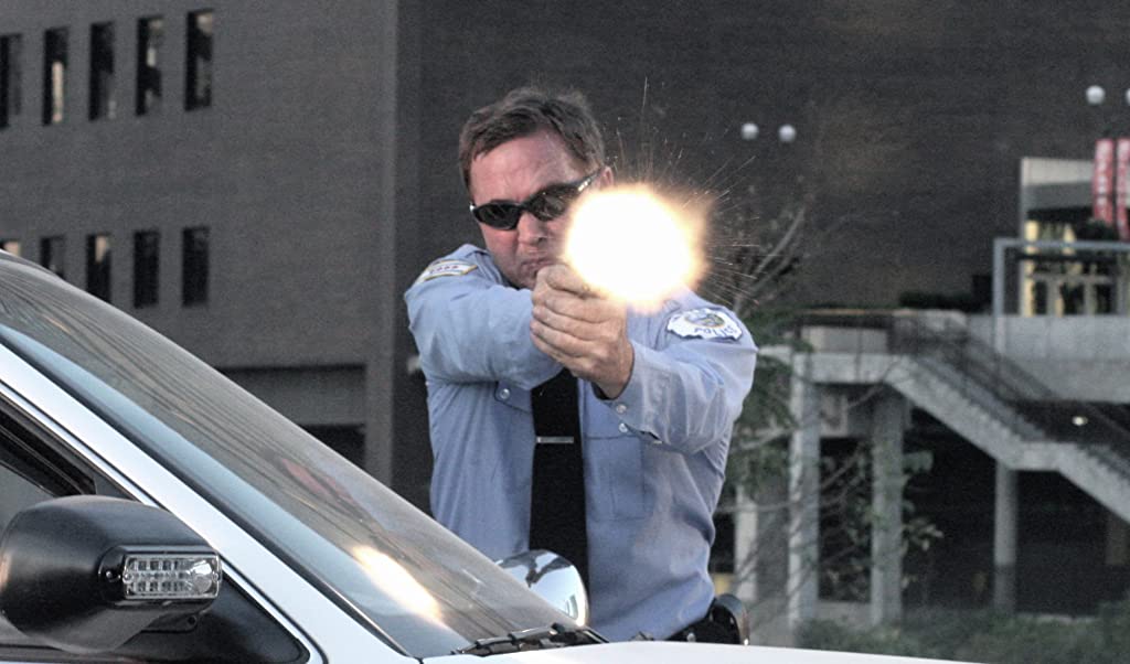 作品有《定罪》《 a target="_blank" href="/item/乌龙保镖/227986"