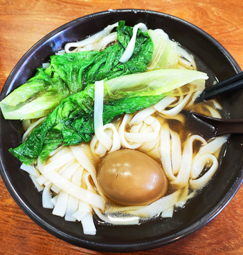 丝瓜卤蛋杂酱面