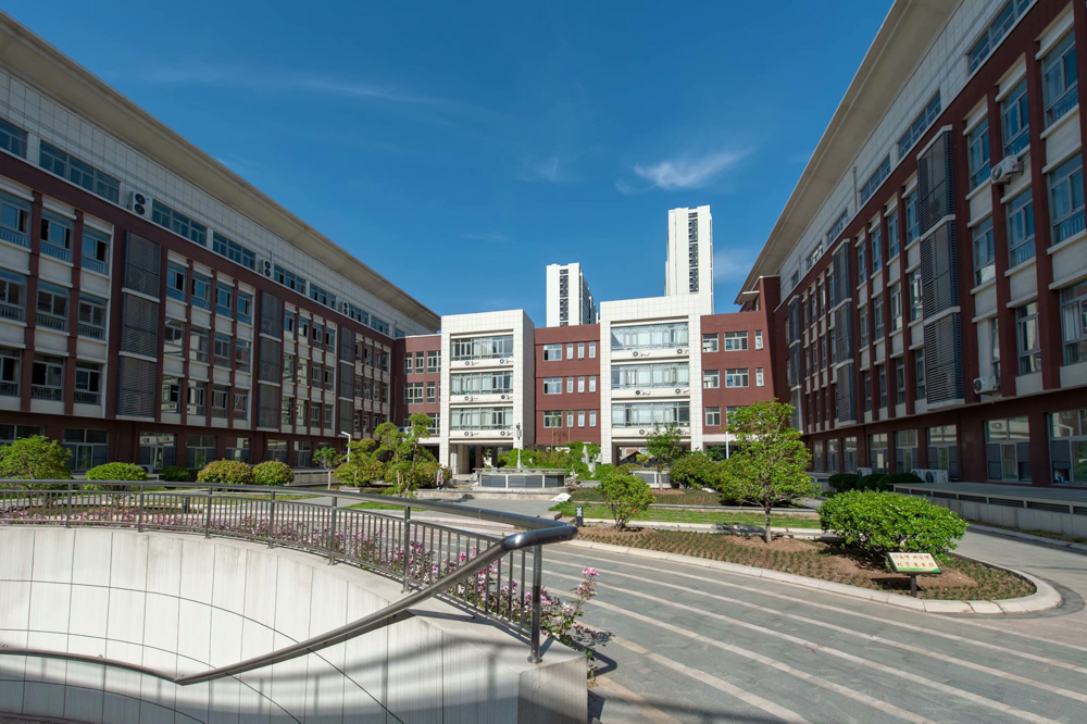  p>临沂市第二中学建立于1958年,是临沂市境内一所由 a target="