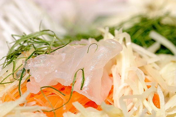  p>菊花鱼生是广东省顺德地区一道特色传统名菜, a href="#" data