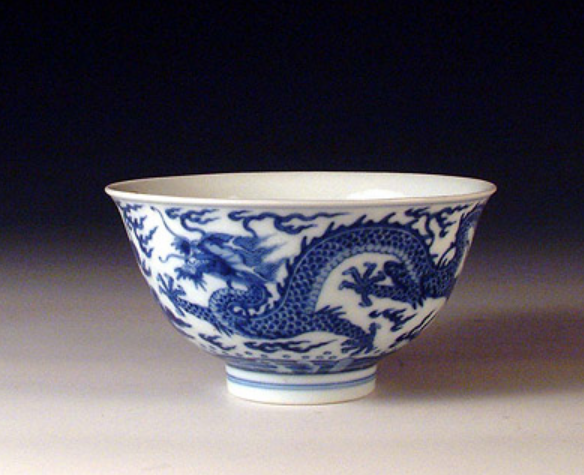 清乾隆青花云龙纹瓷碗