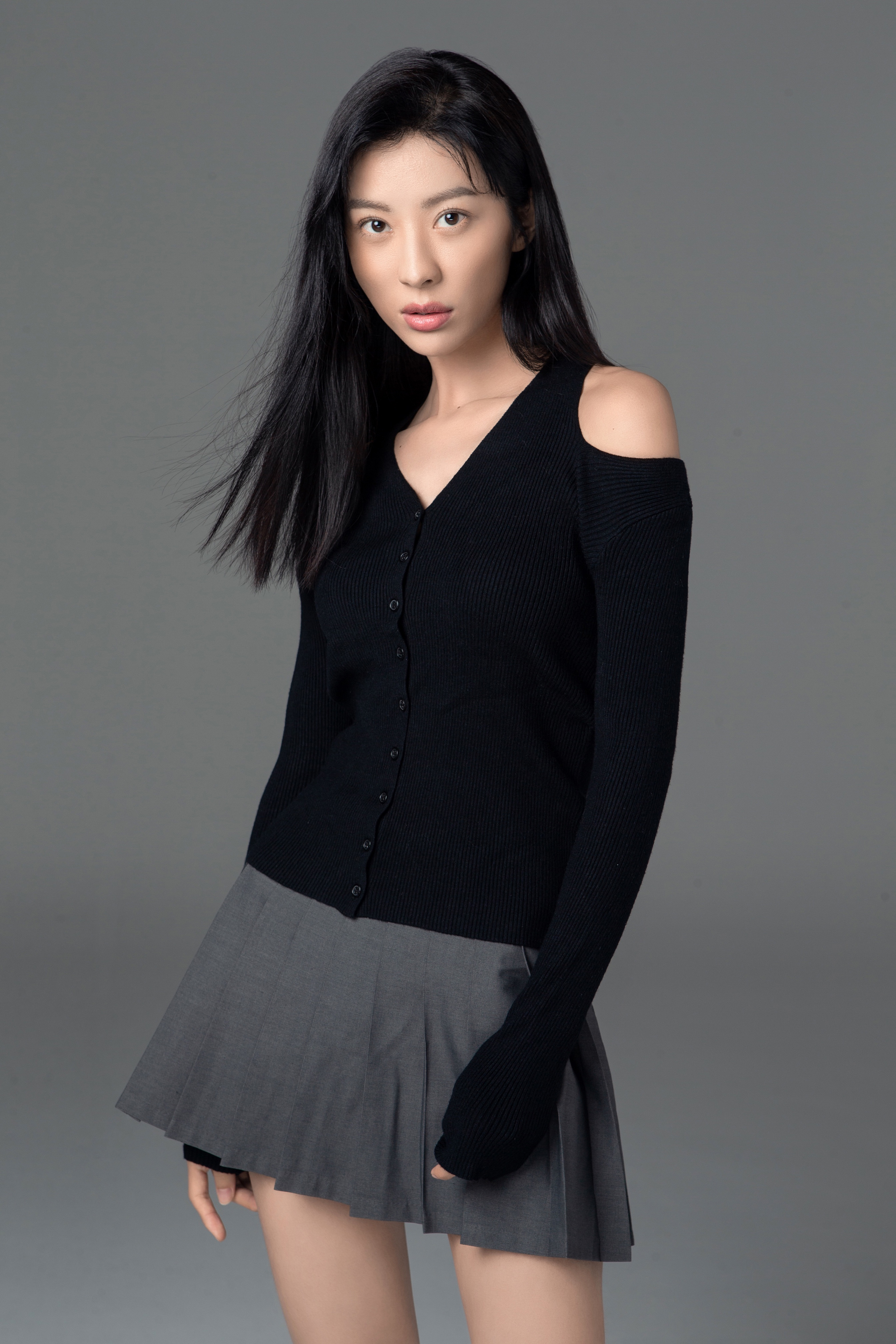 1990年6月12日出生于北京市,毕业于北京体育大学,中国内地女演员,主持