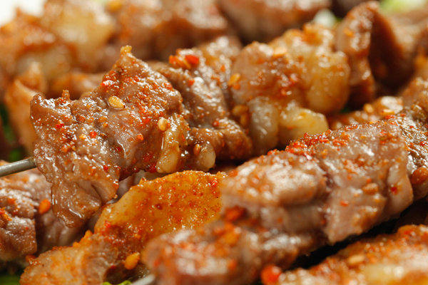  p data-id="gnwlzi5nhr">香辣羊肉串,是一道美食,主要制作材料有 a