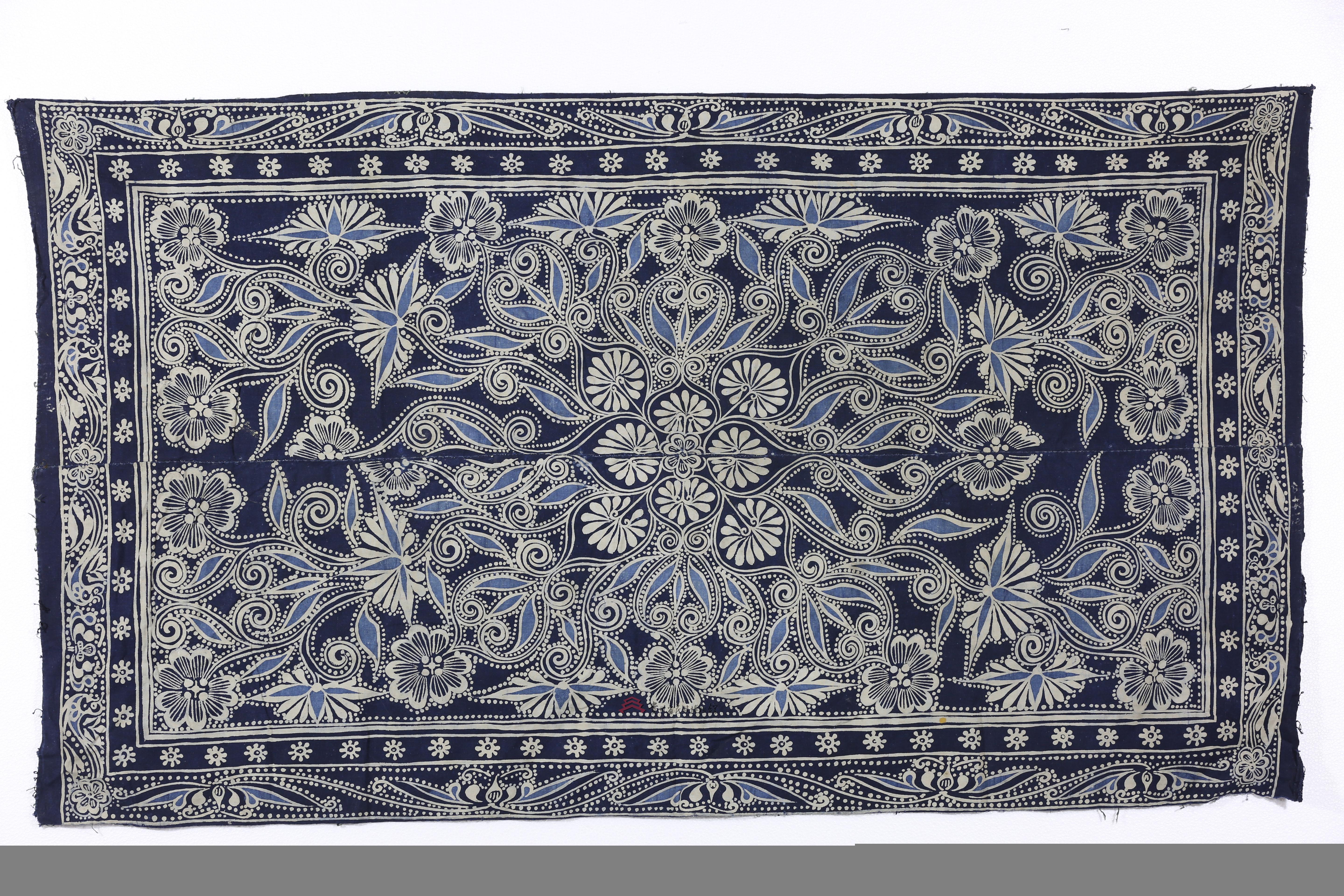 20世纪40年代雅水布依族花卉纹枫香染布