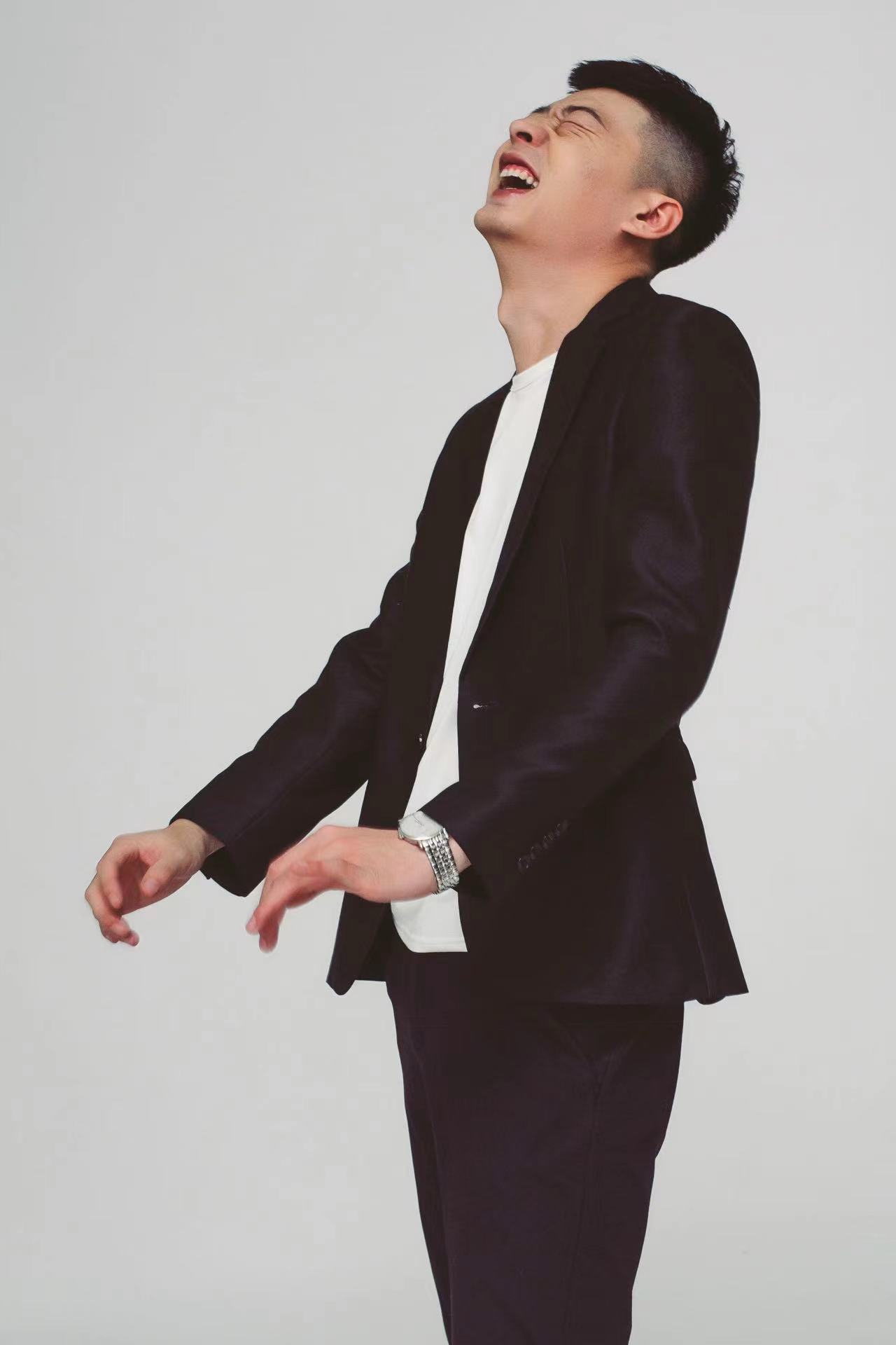  p data-id="t1esgvoo56cz">李会长,原名李赫 span class="ref" data