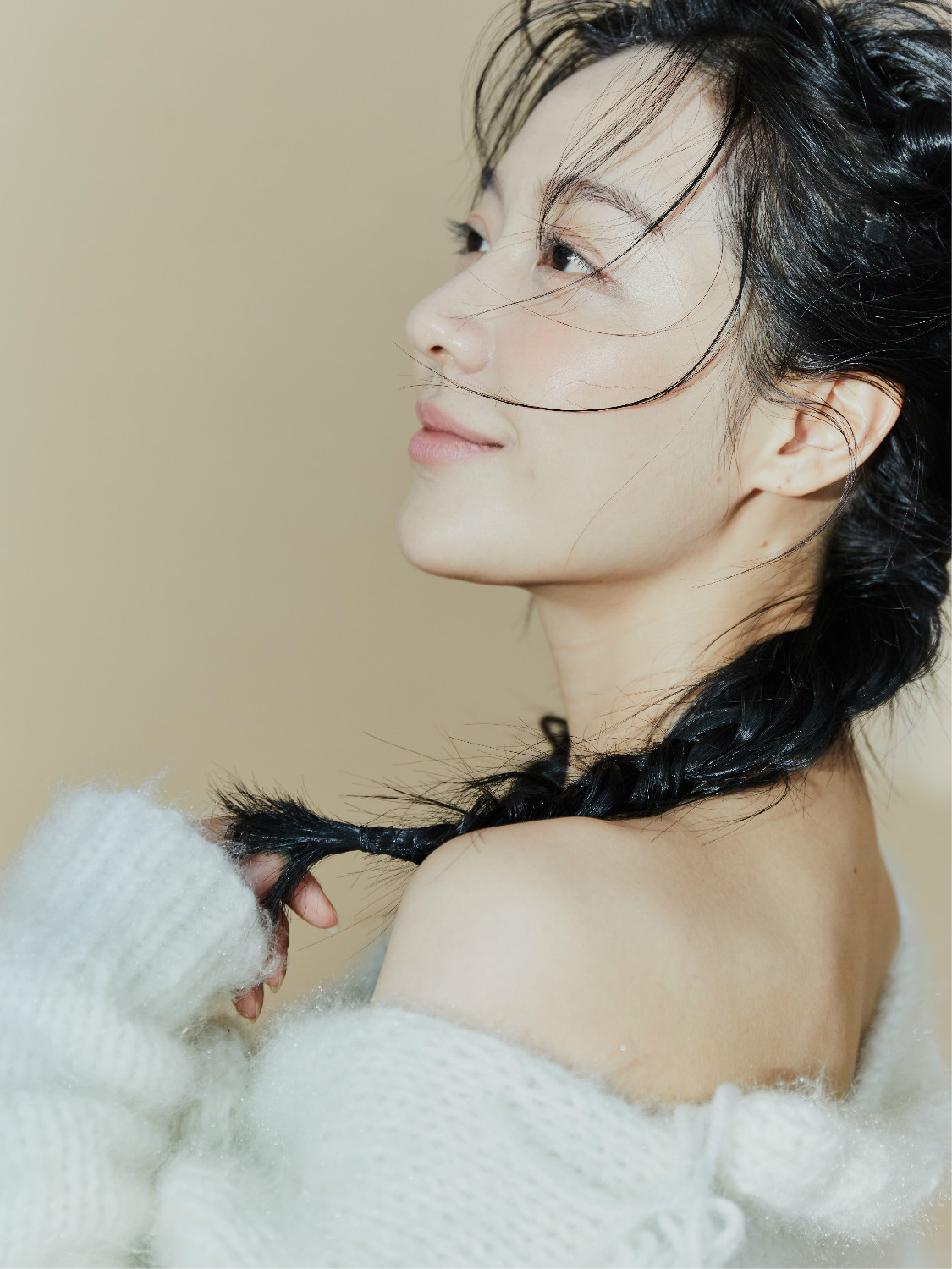  p>熊悦希 i>(原名:熊欣) /i>,出生于湖南省