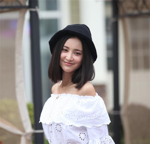  p>张歆艺,1981年5月29日出生于 a target="_blank" href="/item/四川