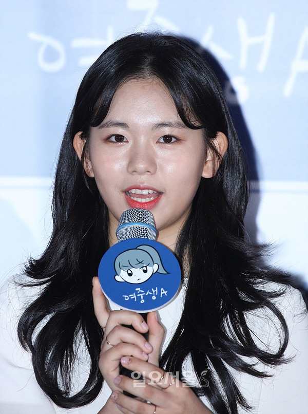  /p> p>2014年,郑多恩以短片《动物园》出道.