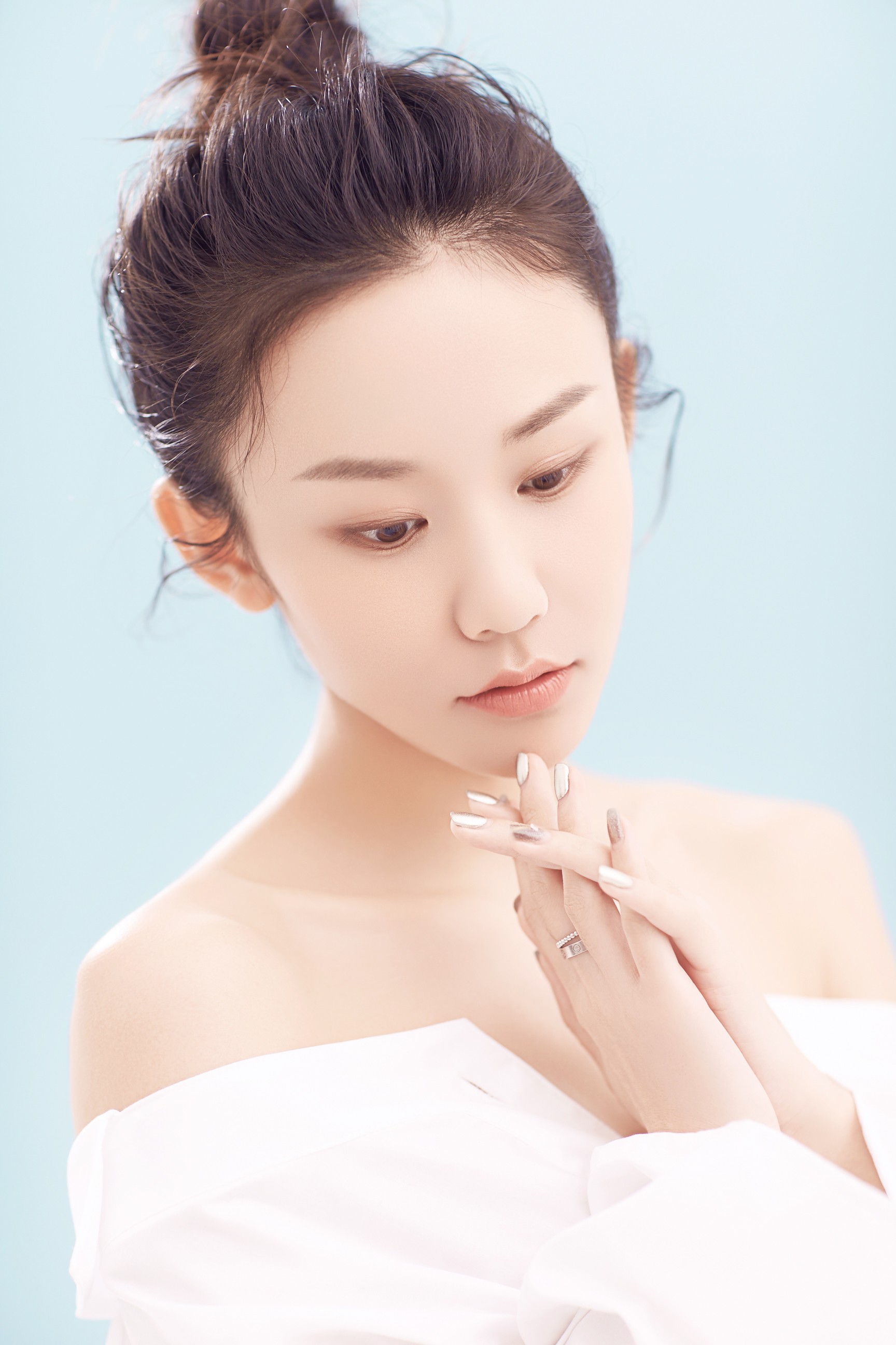  p>哈森,1990年7月29日出生于内蒙古自治区,中国内地女演员. /p>