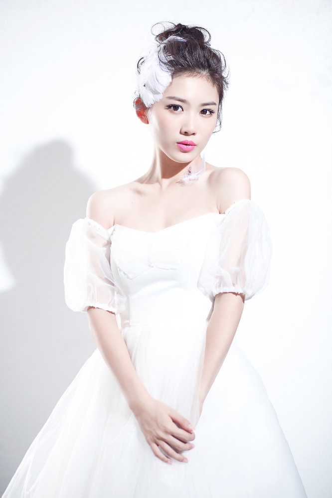  p>辛嘉宝,中国内地女主持人,毕业于 a target="_blank" href="/item