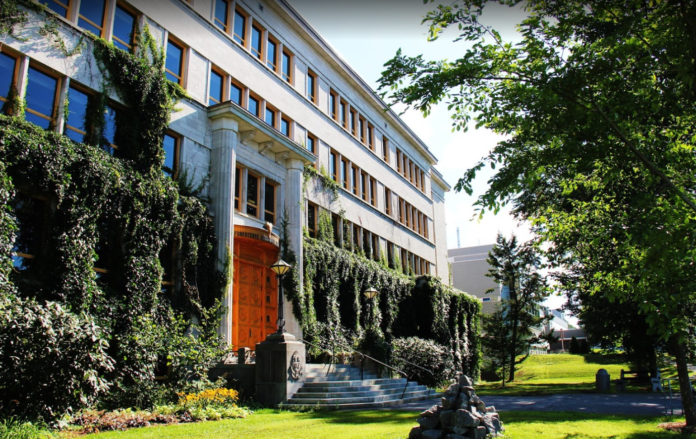  p> b>拉瓦尔大学(英文:laval university,法文:université laval) 