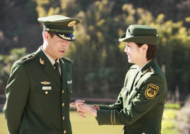 《英雄荣耀》是在南方电视影视频道播出的悬疑剧和 a target="_blank"