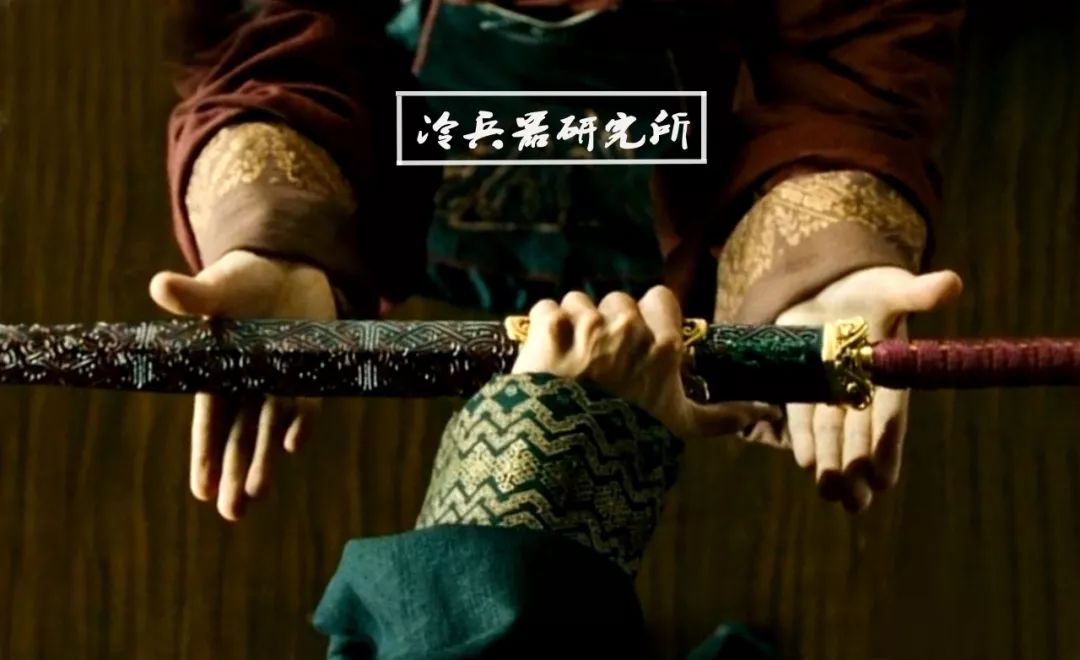 剑格刀镡有何不同？有图有真相，超多文物图解古代刀剑护手演变史_百科TA说