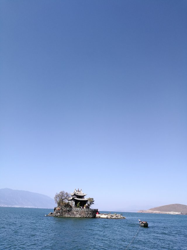  p>小普陀岛,是在云南省大理市的洱海东部,位于25°42′23″n  100