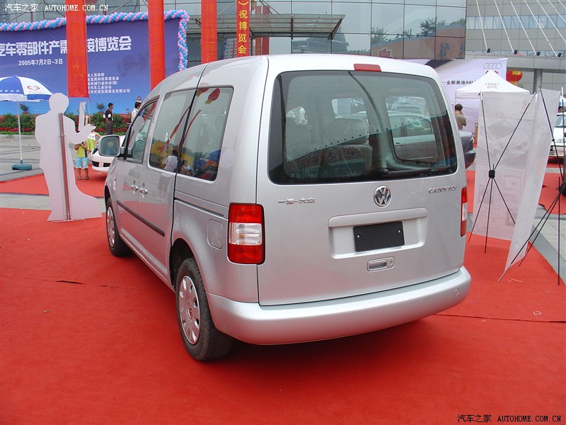  p>开迪(caddy)是在第5代高尔夫技术平台pq35上开发出的小型多功能车