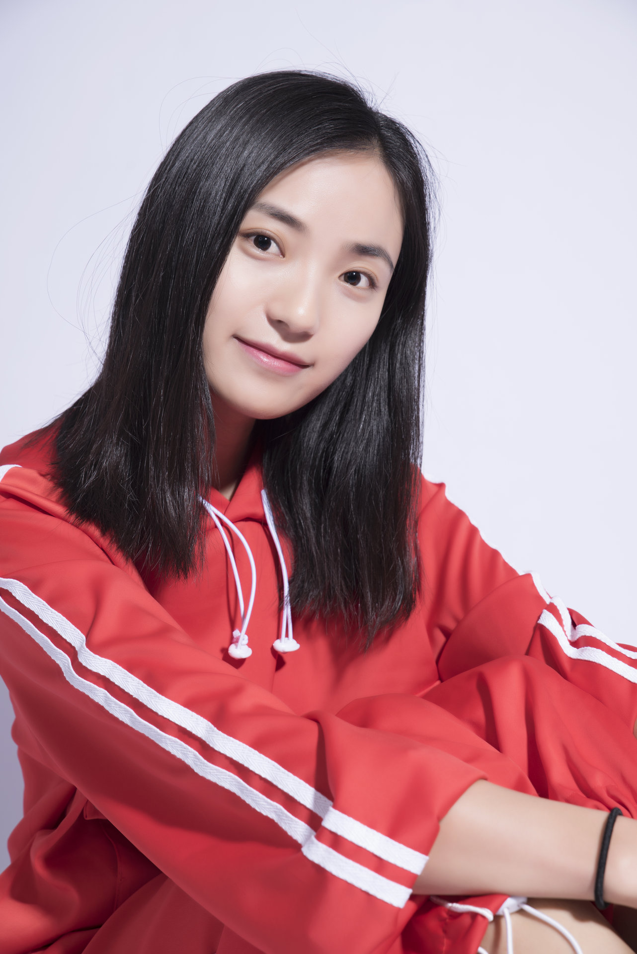  p data-id="gnzzvlcmts">安宁,出生于陕西咸阳,中国内地女演员.