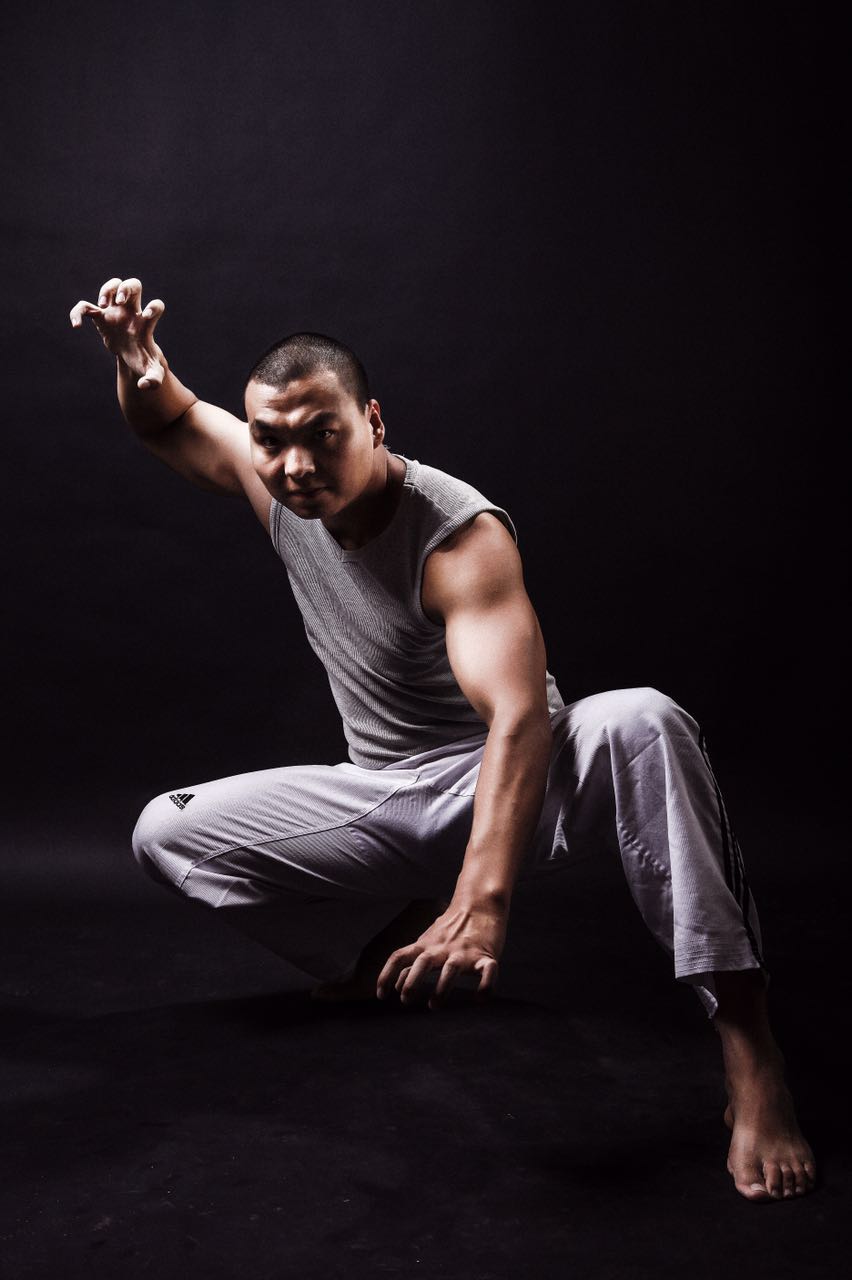  p>周剑飞,男,汉族人,搏击运动员,功夫演员,中国硬派动作电影人. /p>