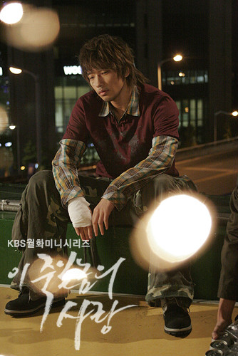  p>郑智薰(rain),1982年6月25日出生于韩国首尔,韩国流行男歌手,演员