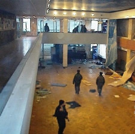 东南区的莫斯科轴承厂文化宫大楼剧院,胁持文化宫内的850多名人质