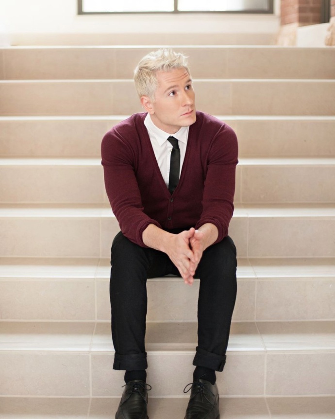  p data-id="go0m6k339w">亚当·扬(adam young),全名亚当·兰德尔